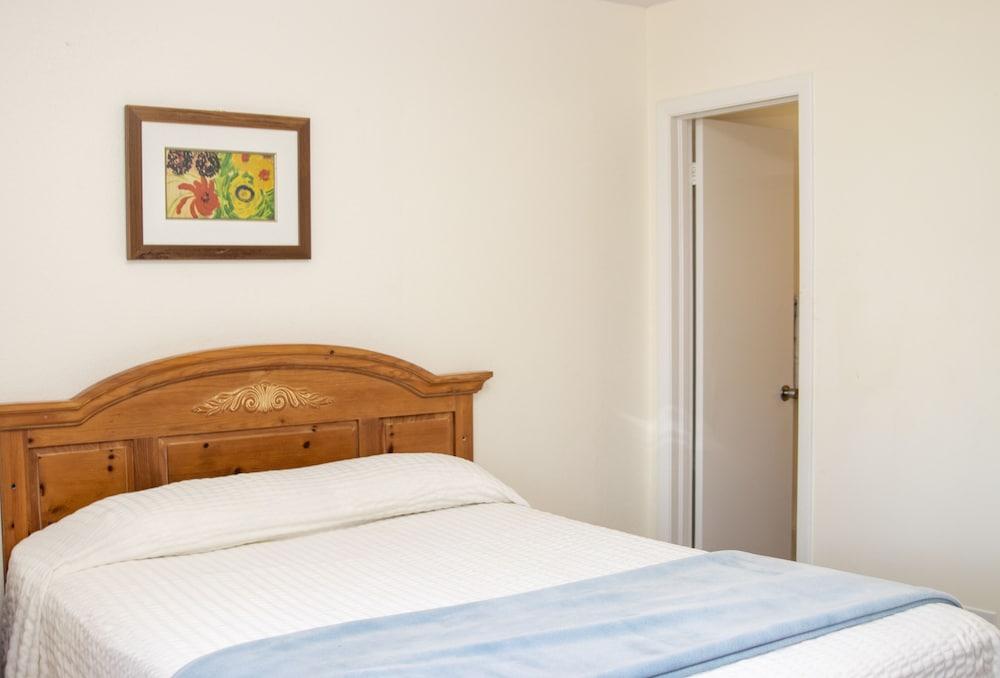 Orange Hill Beach Inn — 8