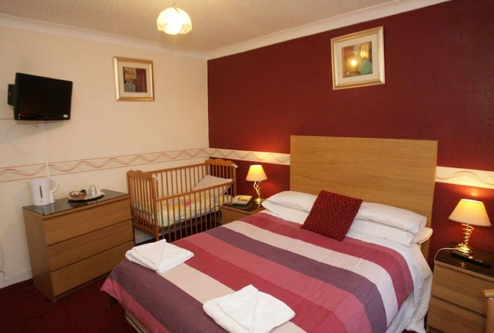 CLIFTON HOTEL — 10