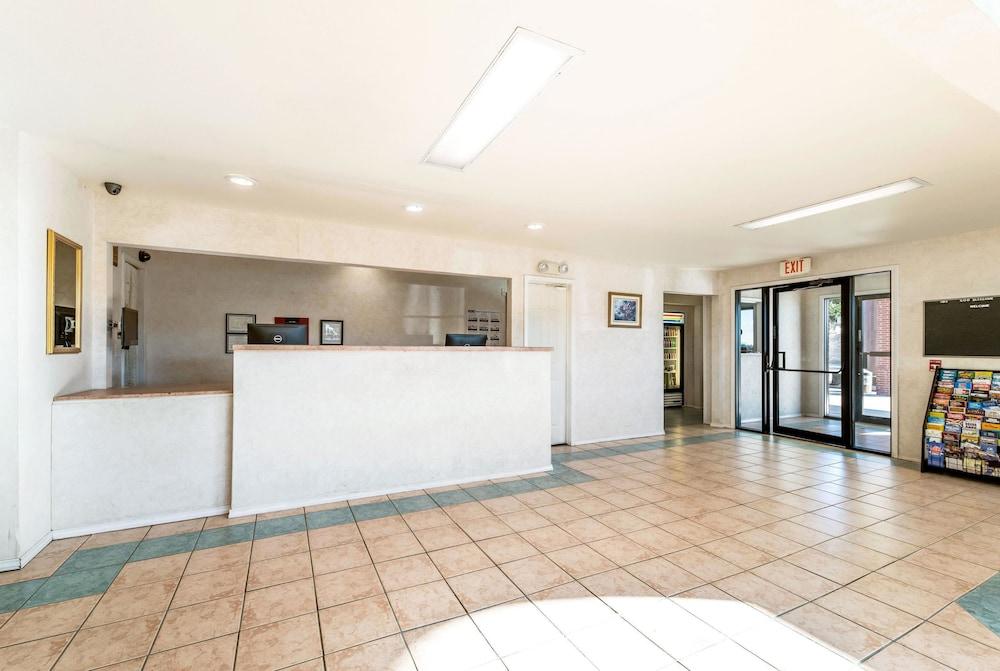Rodeway Inn Decatur — 3