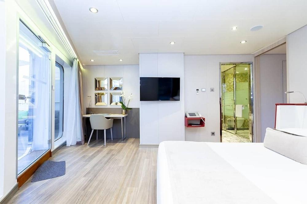 Sunborn Gibraltar — 7
