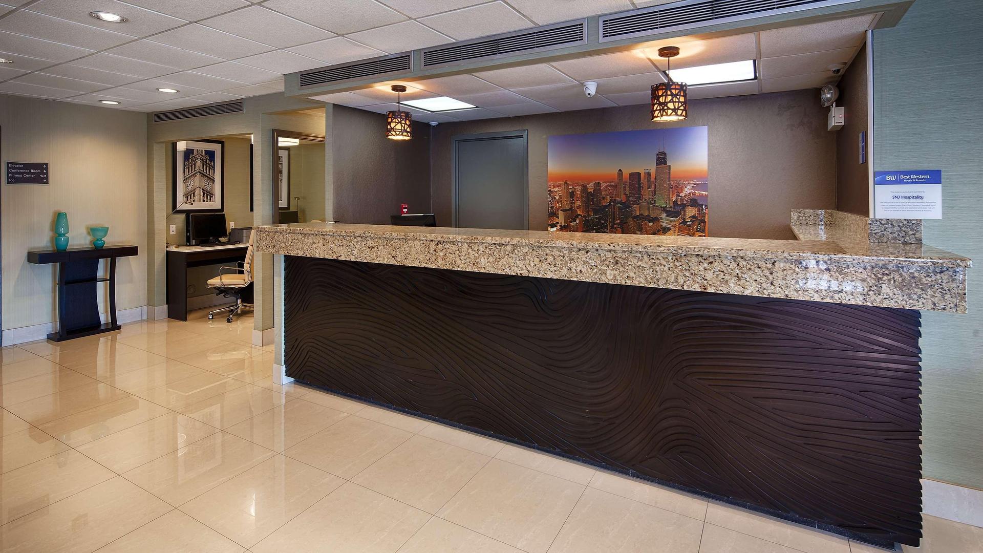 O Hare North Elk Grove Hotel — 1