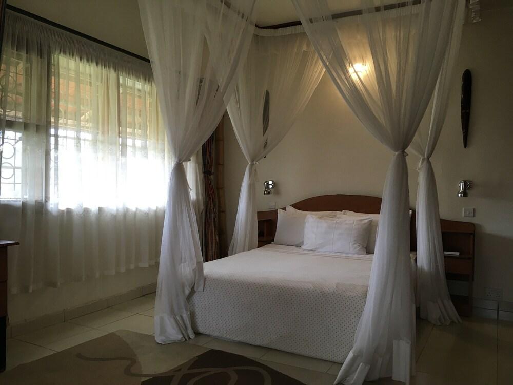 Airport View Hotel — 8