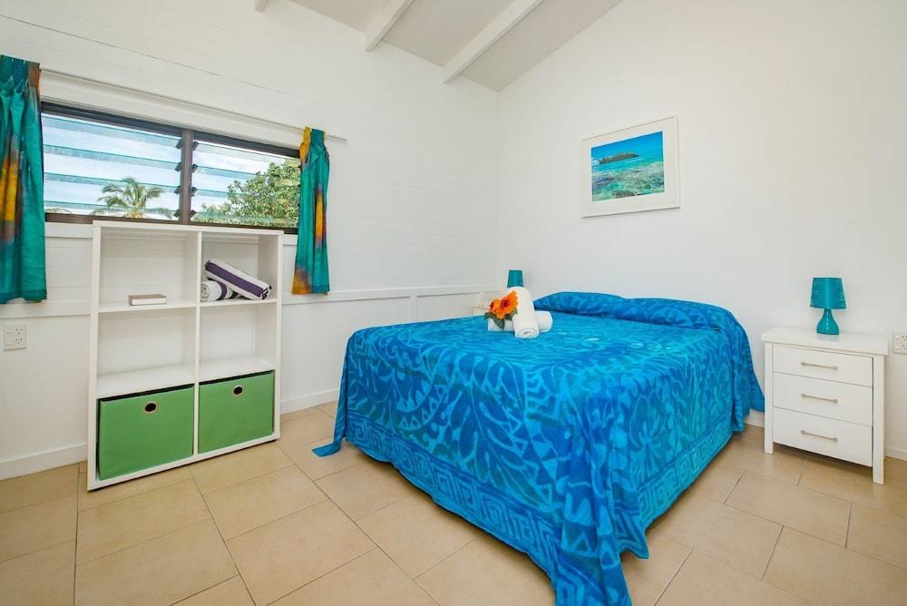 AROA BEACHSIDE INN — 8