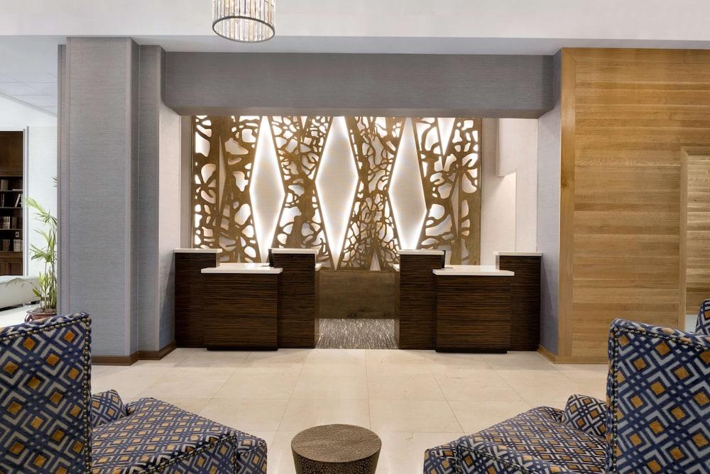 Doubletree By Hilton Milwaukee — 9