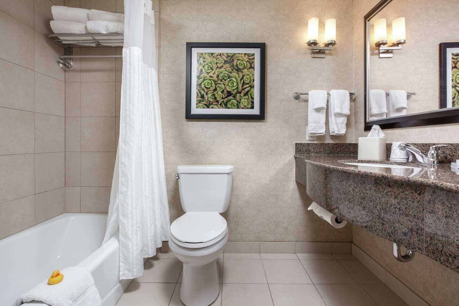 HILTON GARDEN INN FARGO — 4