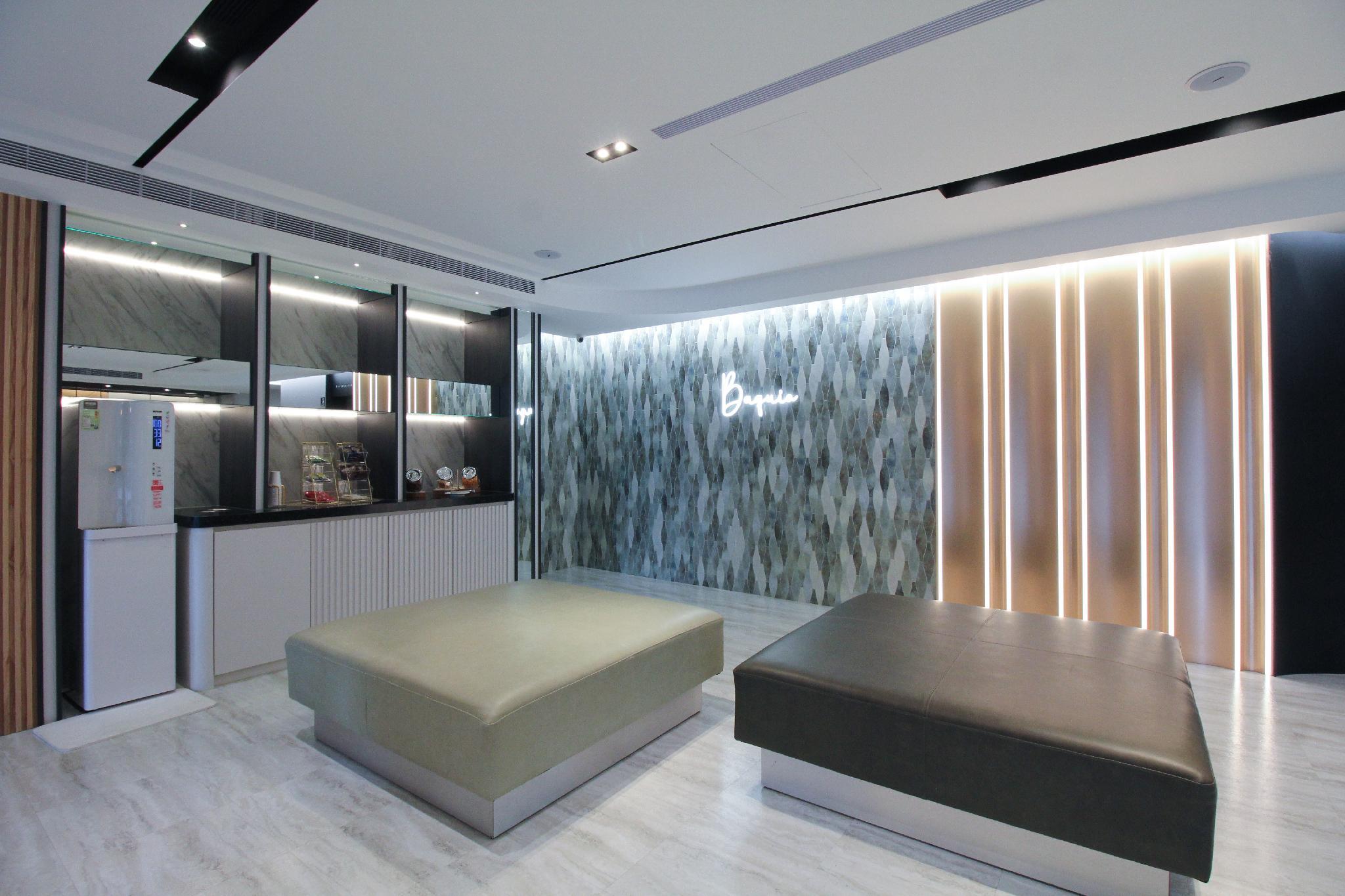 Hotel B — 3