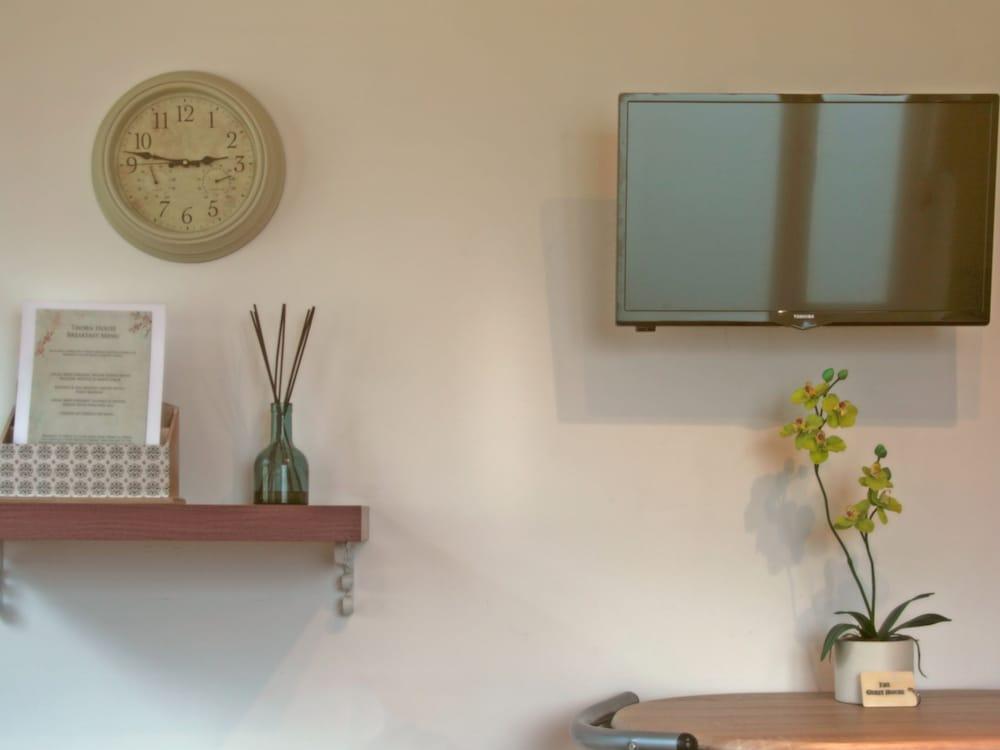 Thorn House Bed &amp; Breakfast — 4