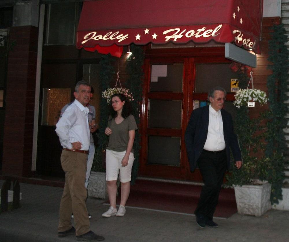 Jolly Hotel — 6