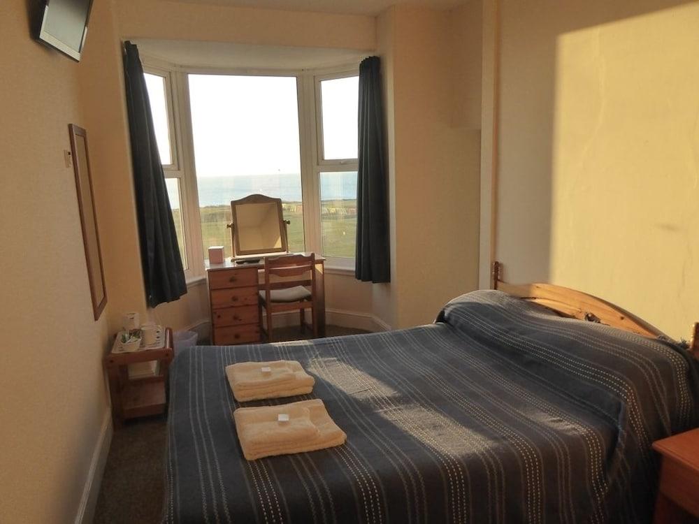 Longbeach Hotel - Hostel — 5