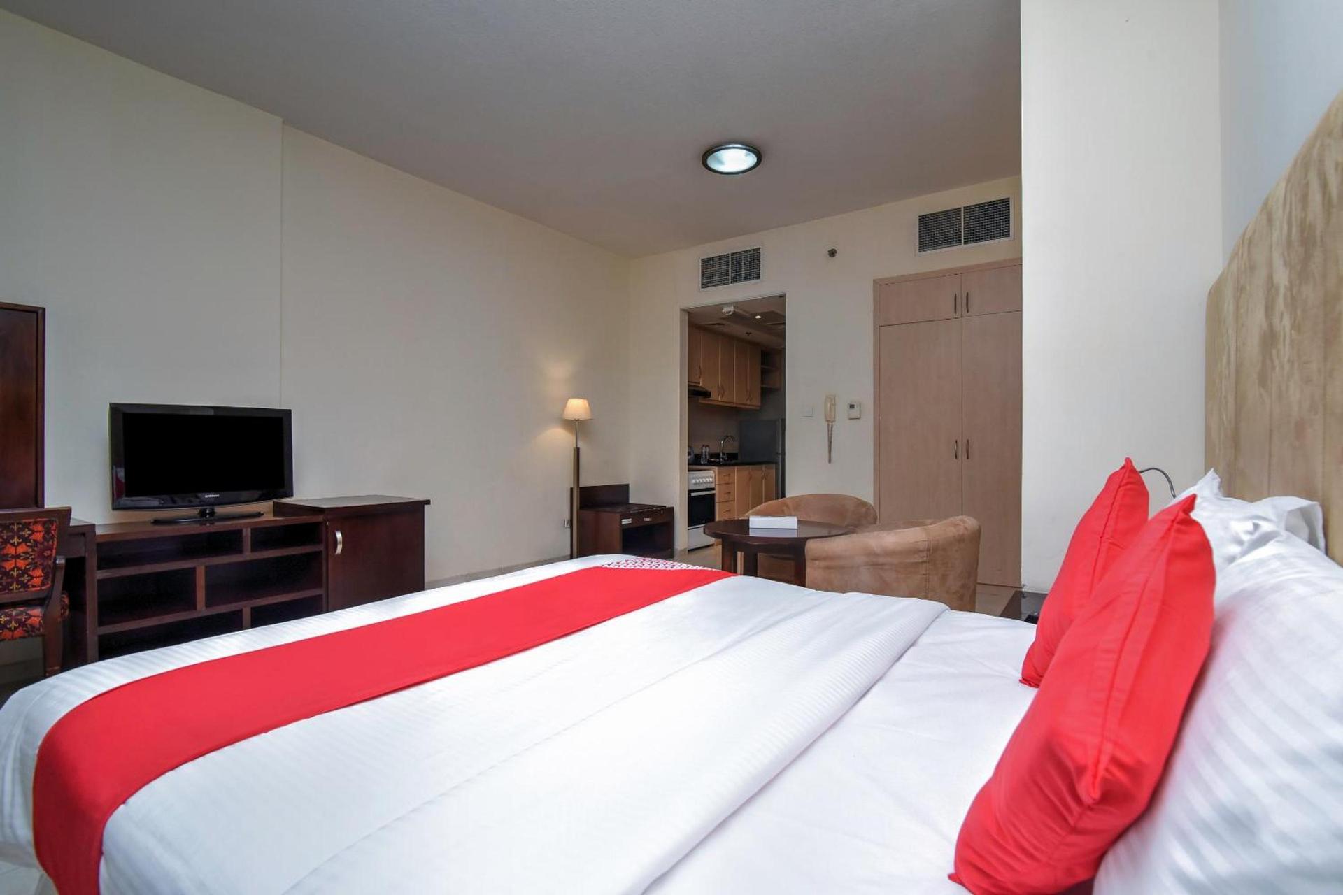 PARKSIDE SUITE HOTEL APARTMENTS DISCOVERY GARDENS — 2