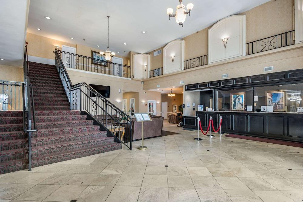 Clarion Inn and Suites Central Clearwater Beach FL — 8