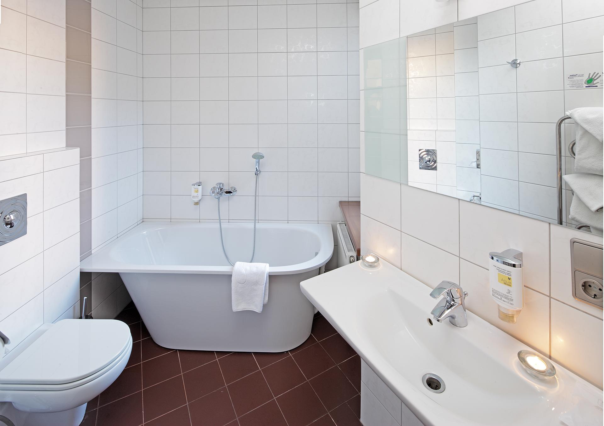 RIXWELL TERRACE DESIGN HOTEL(formerly WELLTON TERRACE DESIGN HOTEL) 992355 — 10