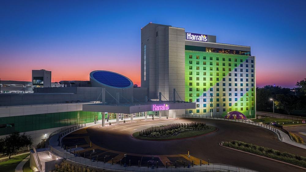 Harrah's Council Bluffs - A Caesars Rewards Destination — 1