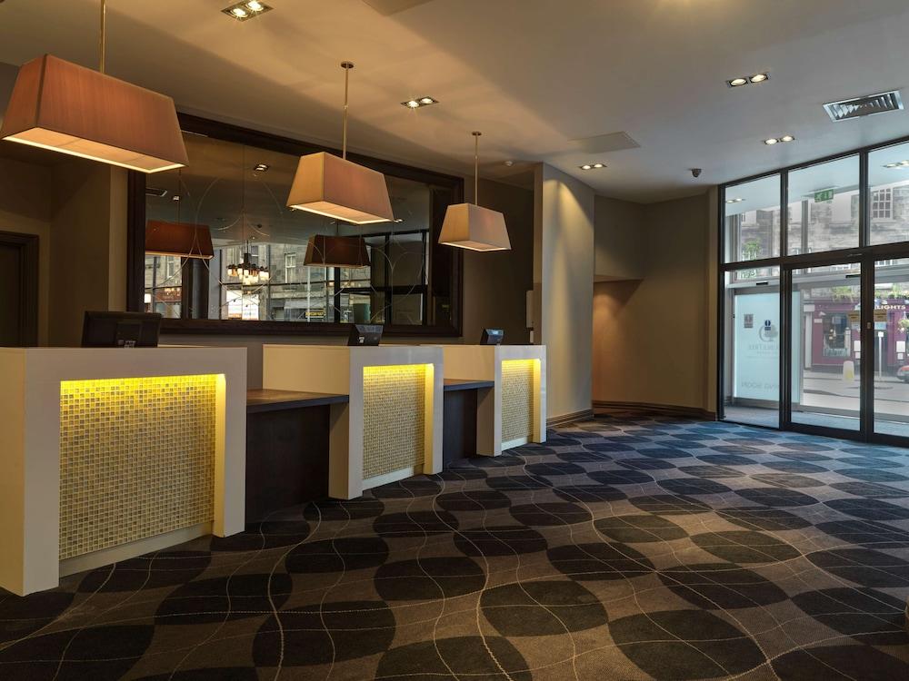Doubletree By Hilton Edinburgh City Centre — 10