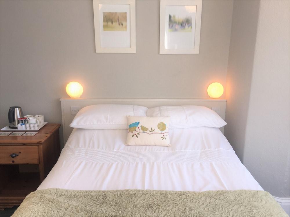 Summer Breeze Guest House - B&B — 9