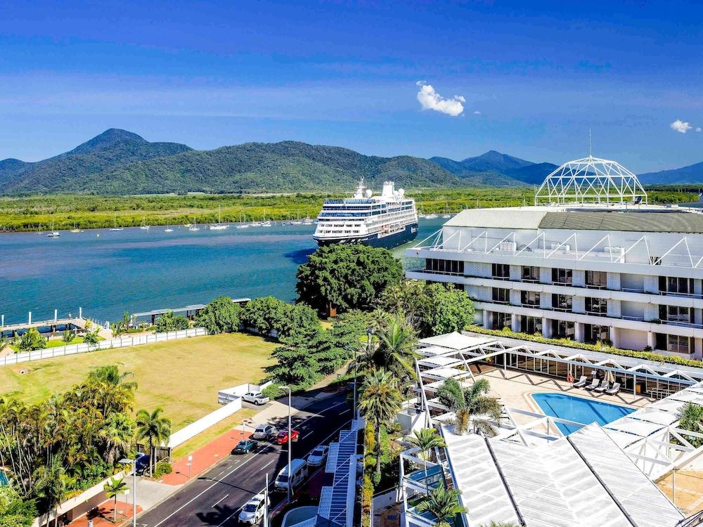 PULLMAN REEF HOTEL CASINO — 5