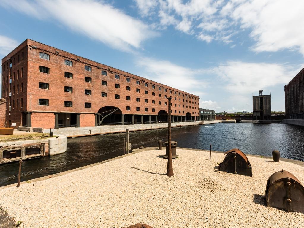 TITANIC HOTEL LIVERPOOL — 2