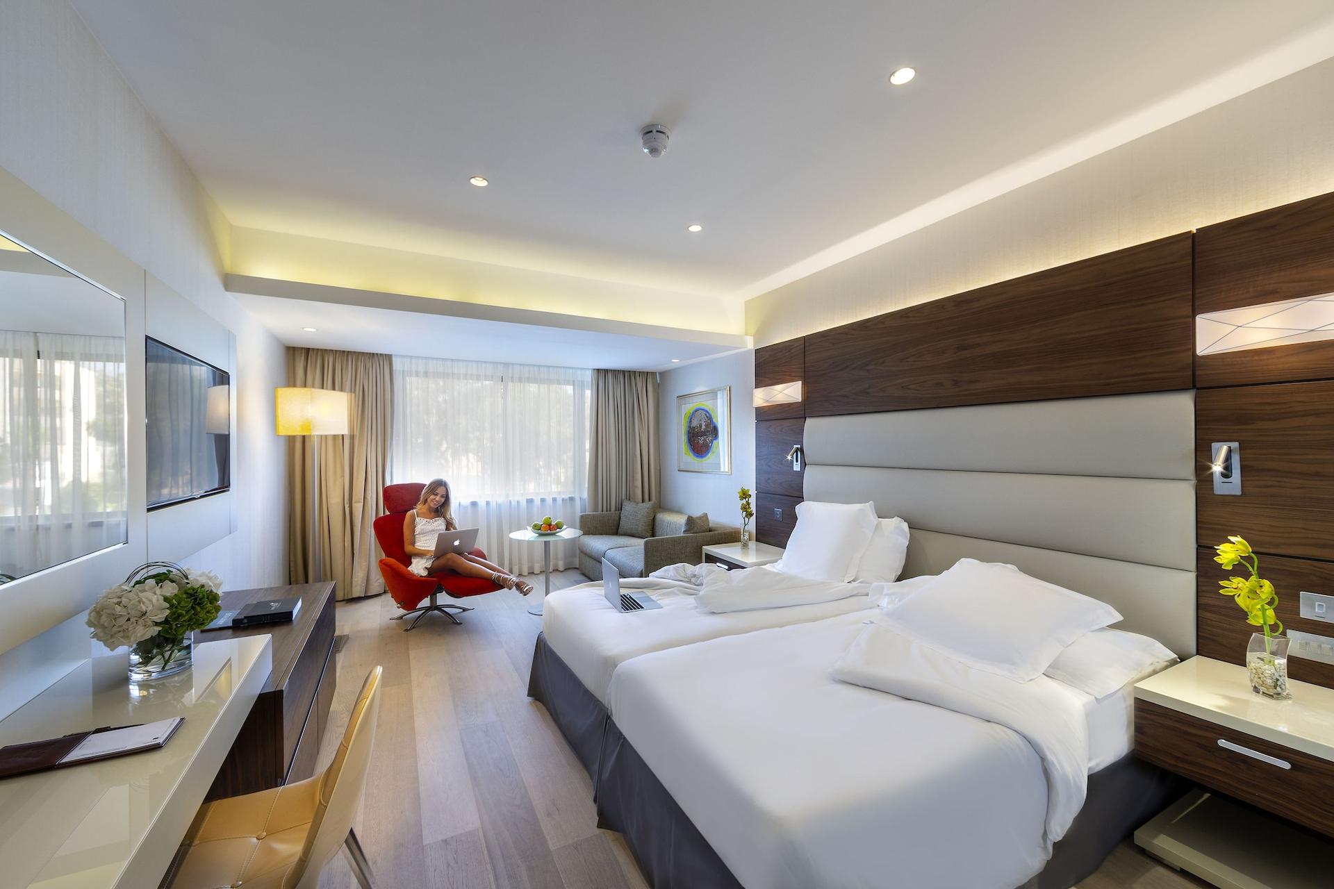 Amathus Beach Hotel Limassol — 10