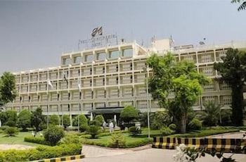 Serena Peshawar (Ex Pearl Continental Hotel) — 1