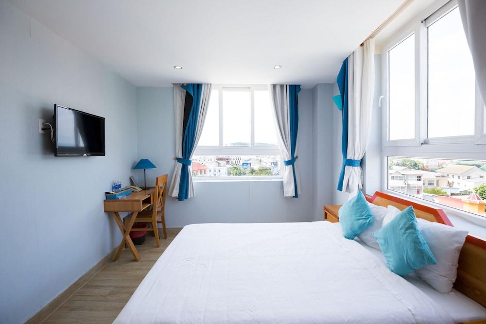 The Lighthouse Hotel — 6