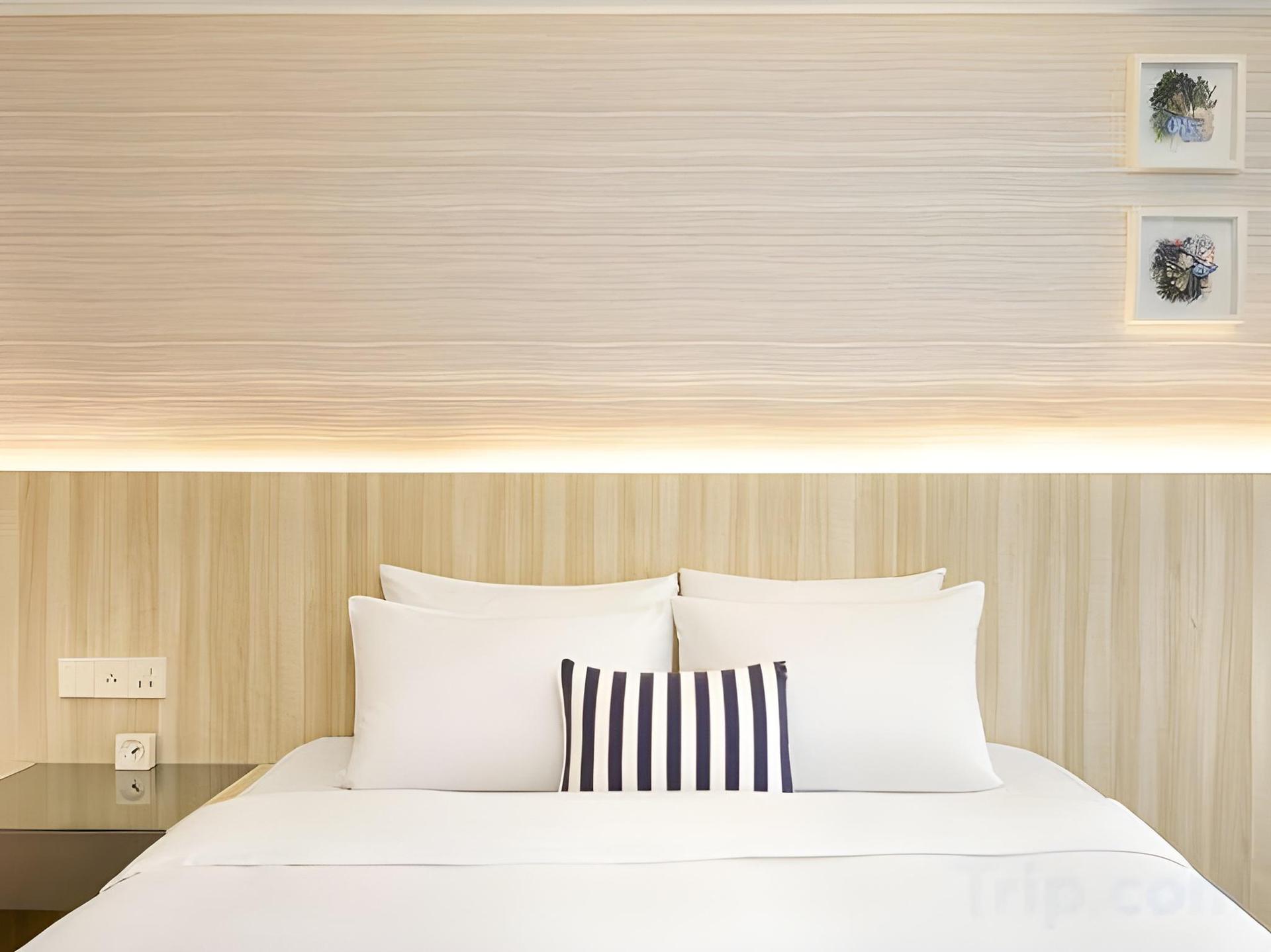 Caesar Park Hotel — 1