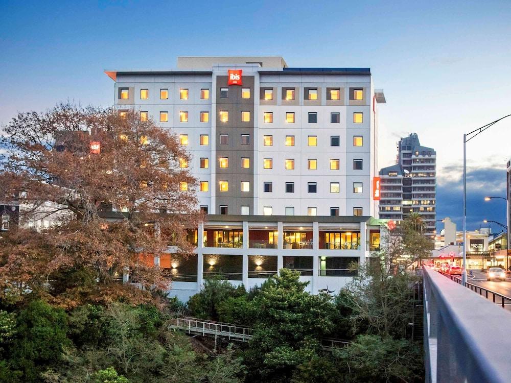 Ibis Hamilton Tainui — 1
