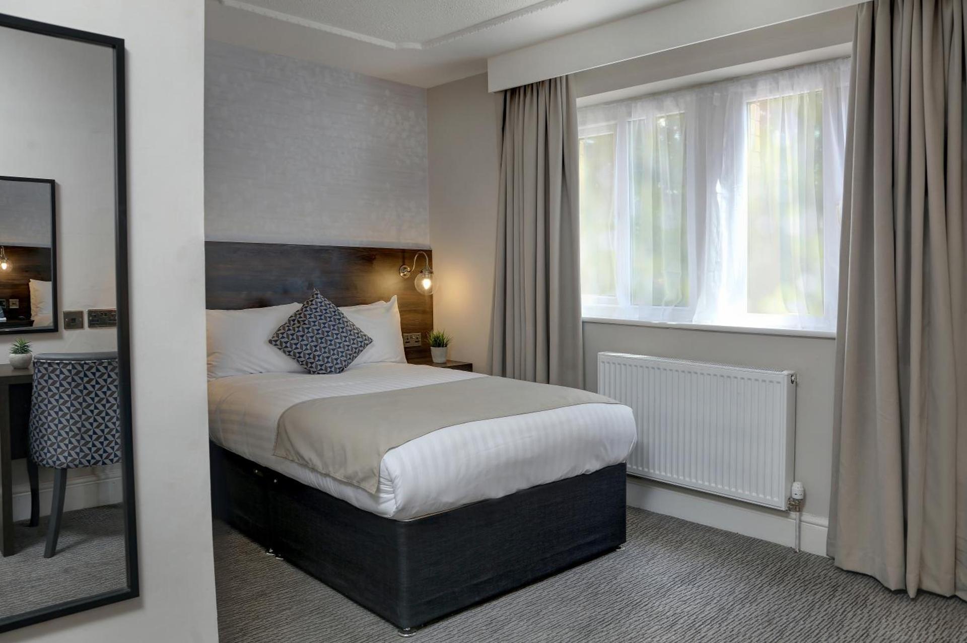 Trafford Hall Hotel Manchester, Trademark Collection by Wyndham — 9
