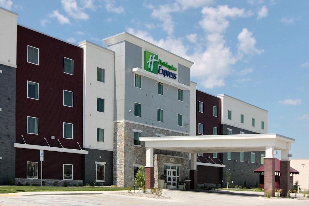 Holiday Inn Express Fargo SW - I-94 Medical Center — 1