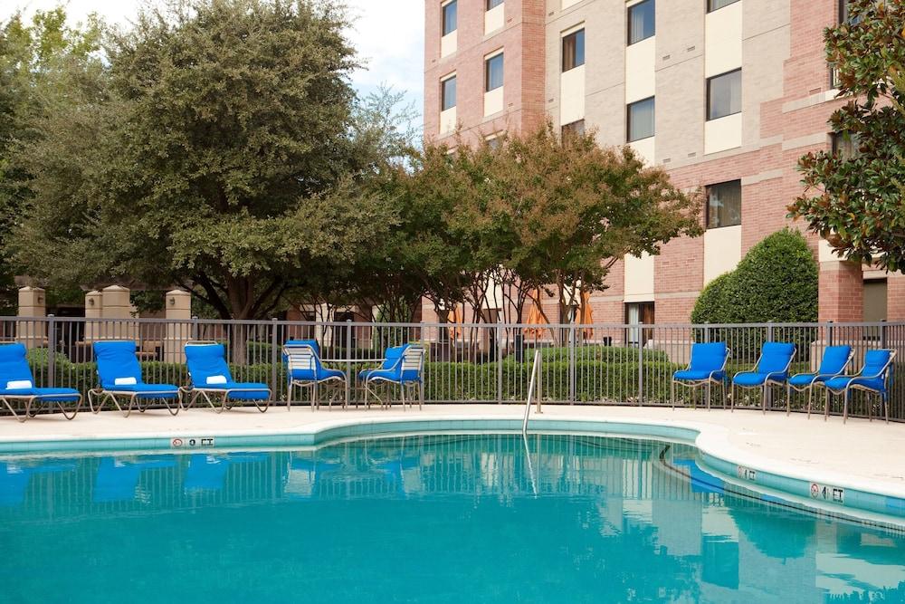 Courtyard Dallas Addison/Quorum Drive — 1