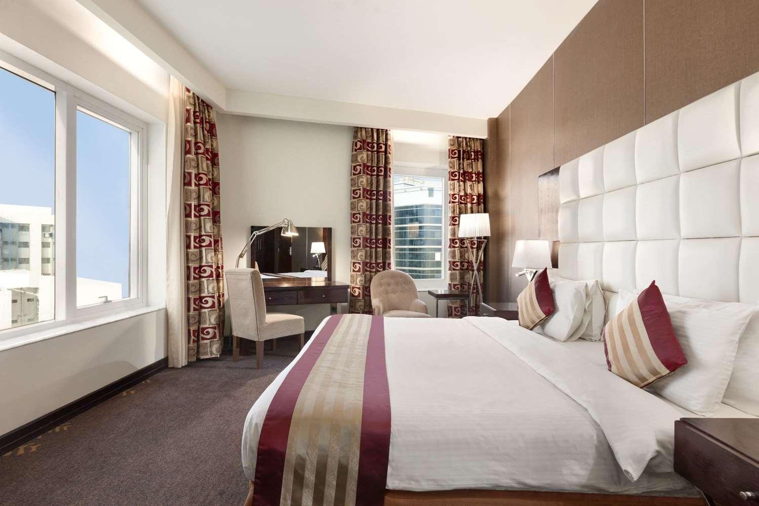 Howard Johnson by Wyndham Bur Dubai — 8