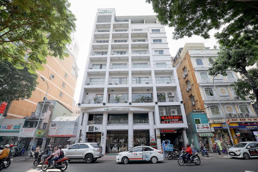 Liberty Saigon Parkview Hotel — 1