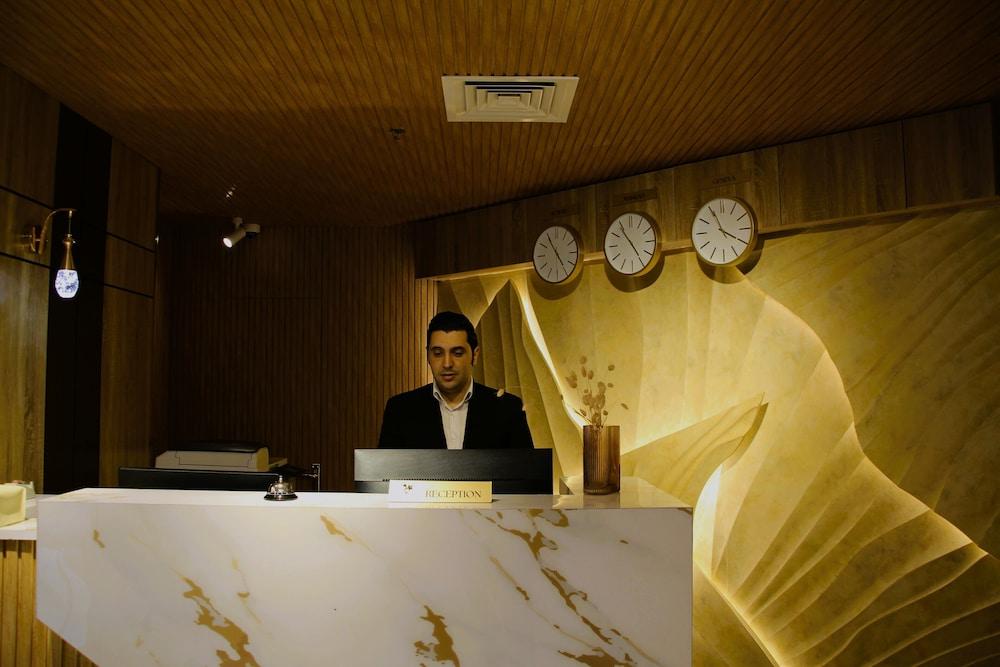 PLAZA ATHENEE HOTEL — 8