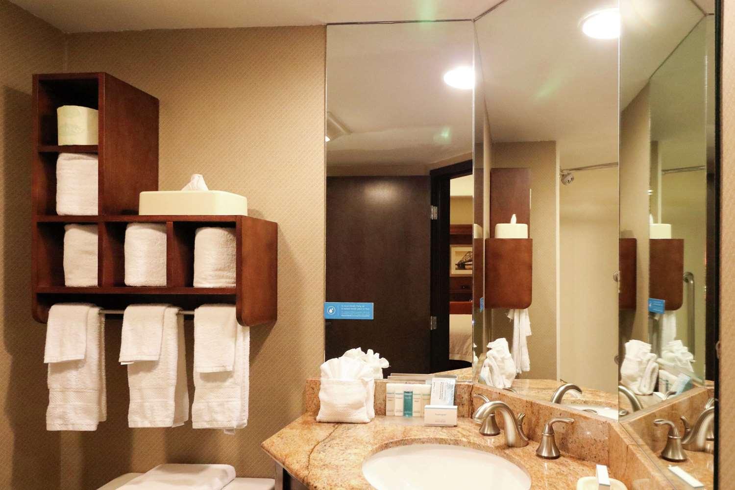 Hampton Inn Columbus South — 1
