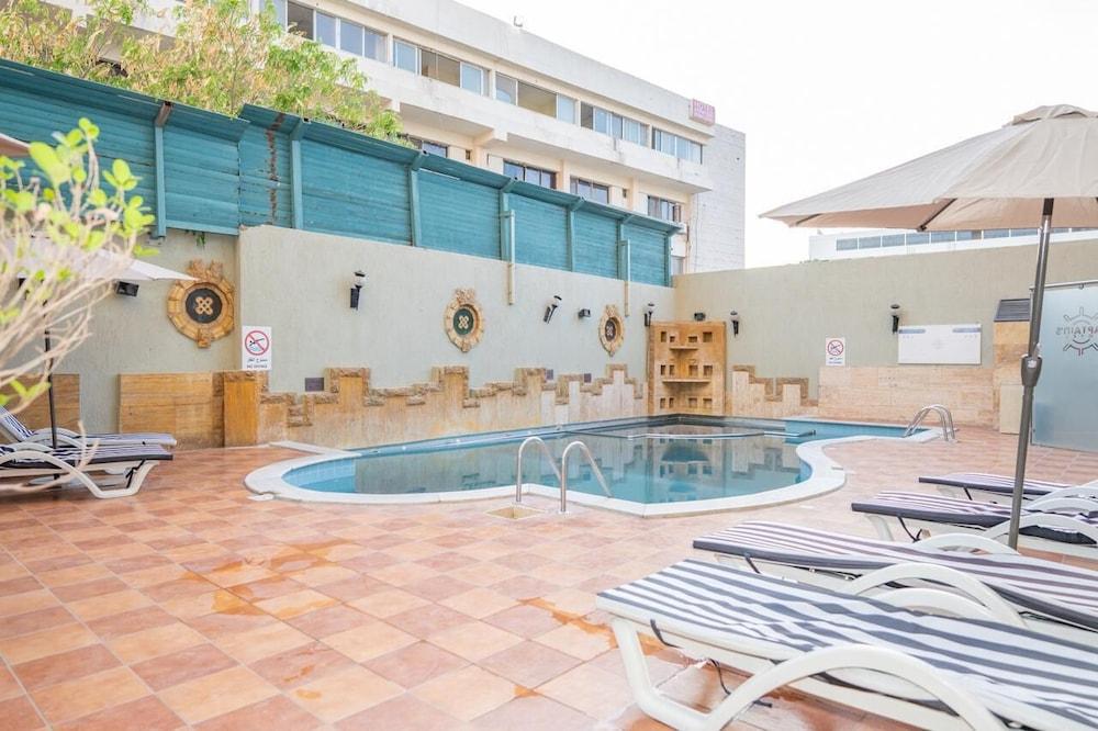 CAPTAIN HOTEL 64964 — 1