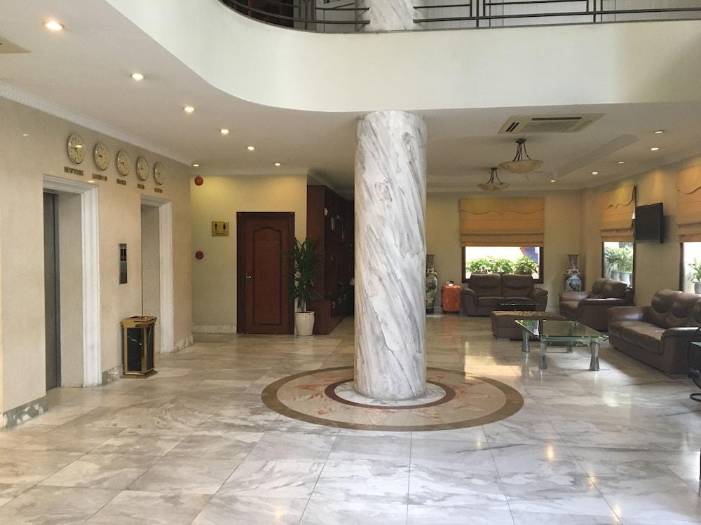 Sunny Hotel 1 — 4