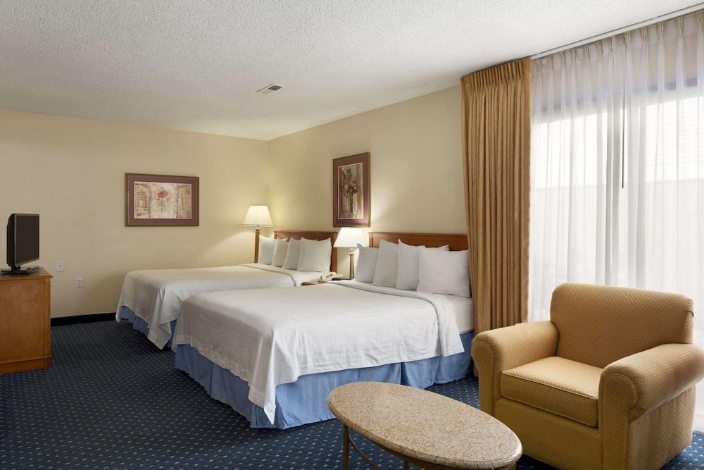 Hawthorn Suites by Wyndham Fort Wayne — 8