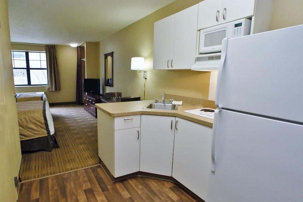 Extended Stay America - San Diego - Carlsbad Village by the Sea — 8