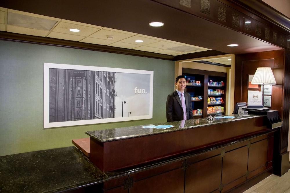 Hampton Inn Suites Albany Downtown — 8