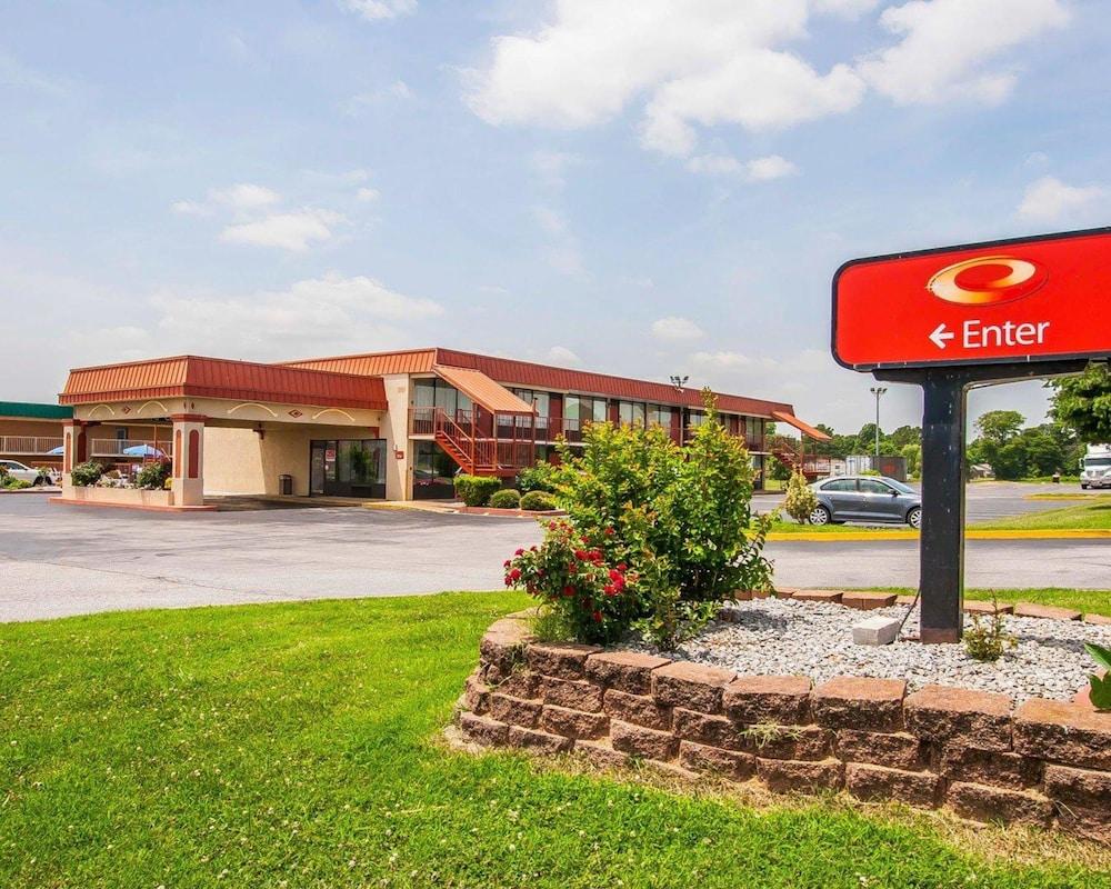 Econo Lodge Dyersburg I-155 — 1