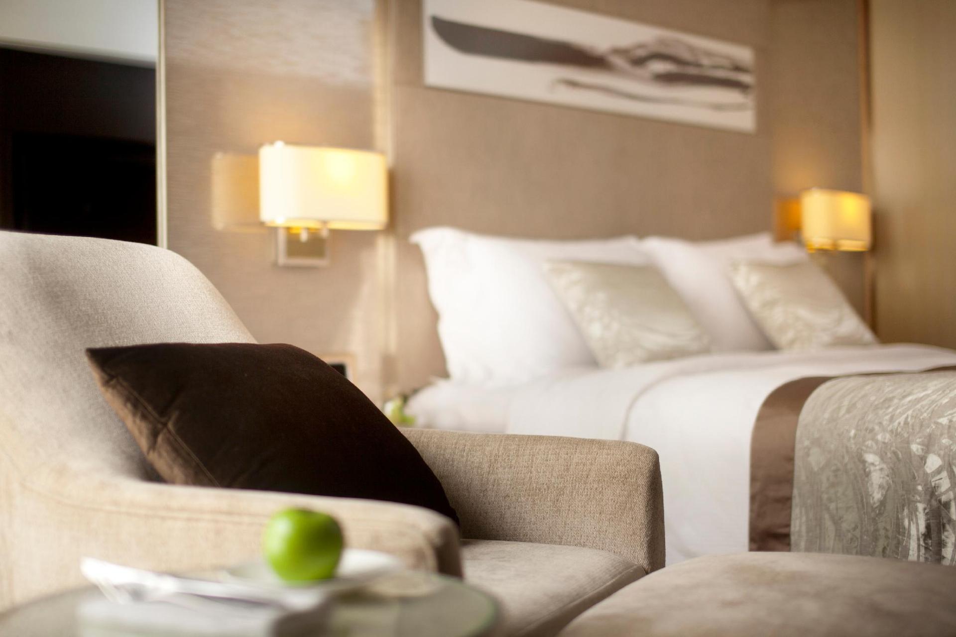The Royal Garden Hotel — 7
