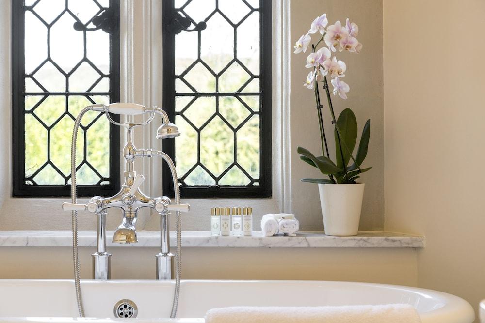 EASTWELL MANOR HOTEL — 7