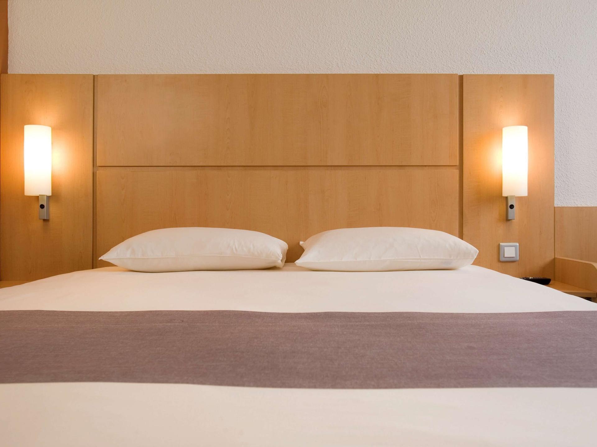 Ibis Cotonou — 9