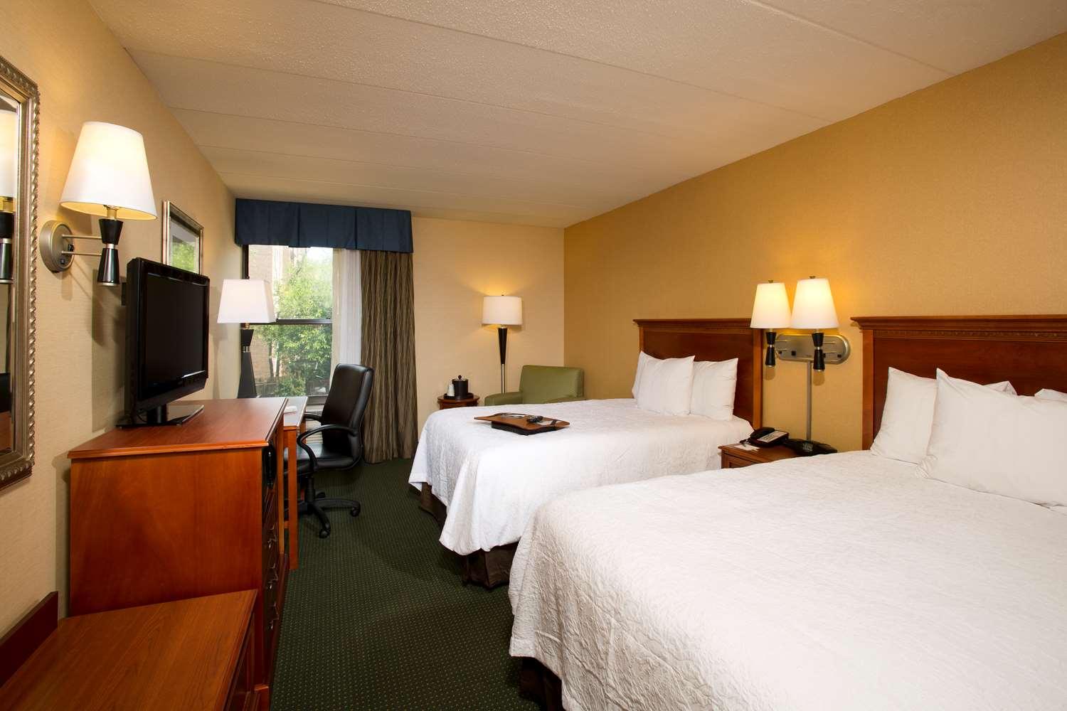 Hampton Inn Alexandria/Pentagon South — 8