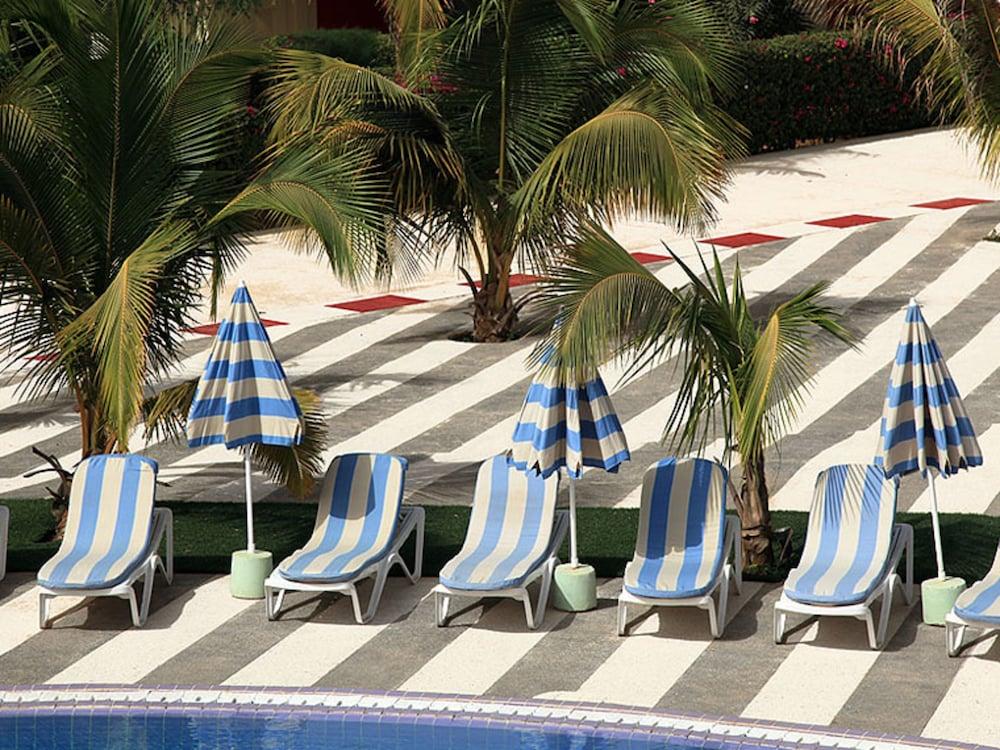 Hotel Les Amaryllis Saly — 1