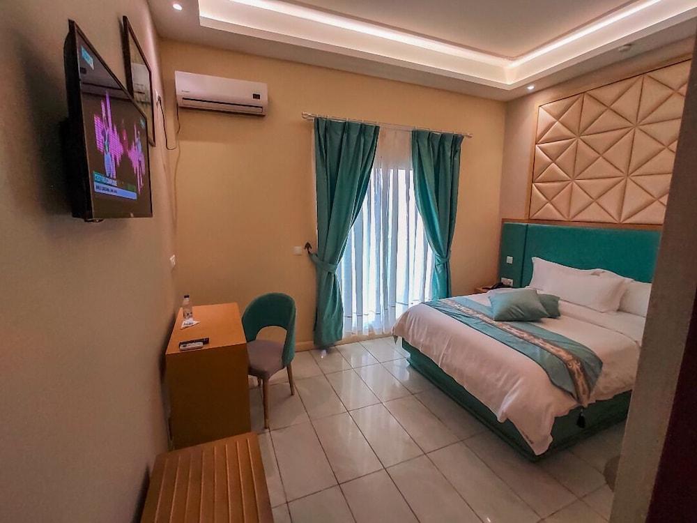 Hotel Royal Palace — 8