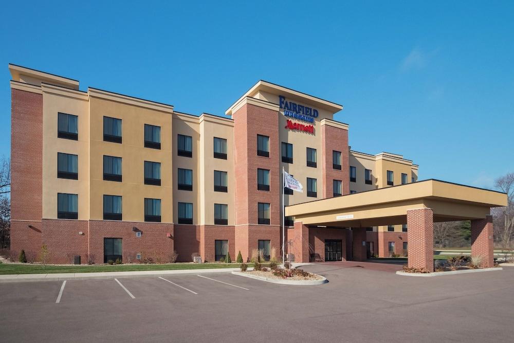 FAIRFIELD INN AND SUITES BY MARRIOTT ELKHART — 1