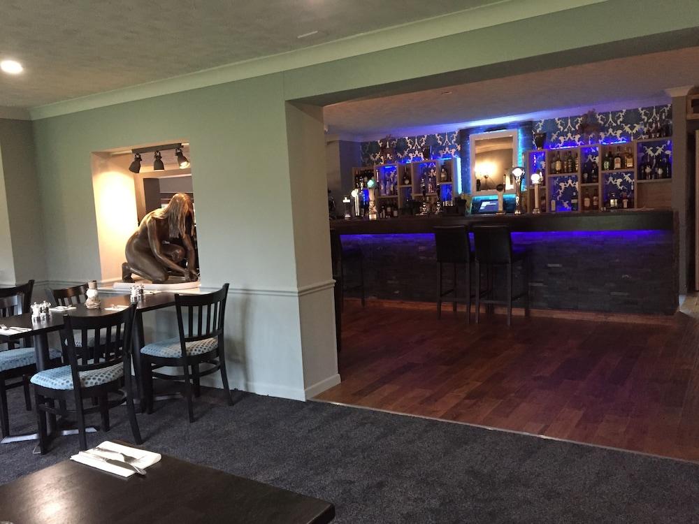 SOUTH LAWN HOTEL — 6