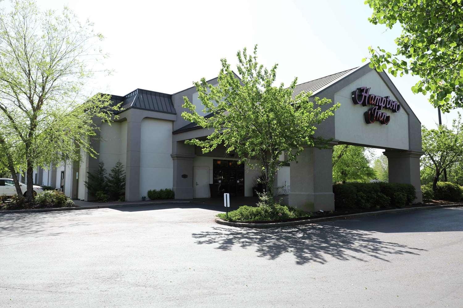 Hampton Inn Dyersburg — 1