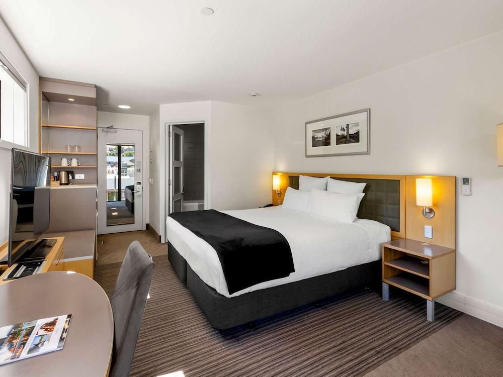 NOVOTEL QUEENSTOWN LAKESIDE — 10