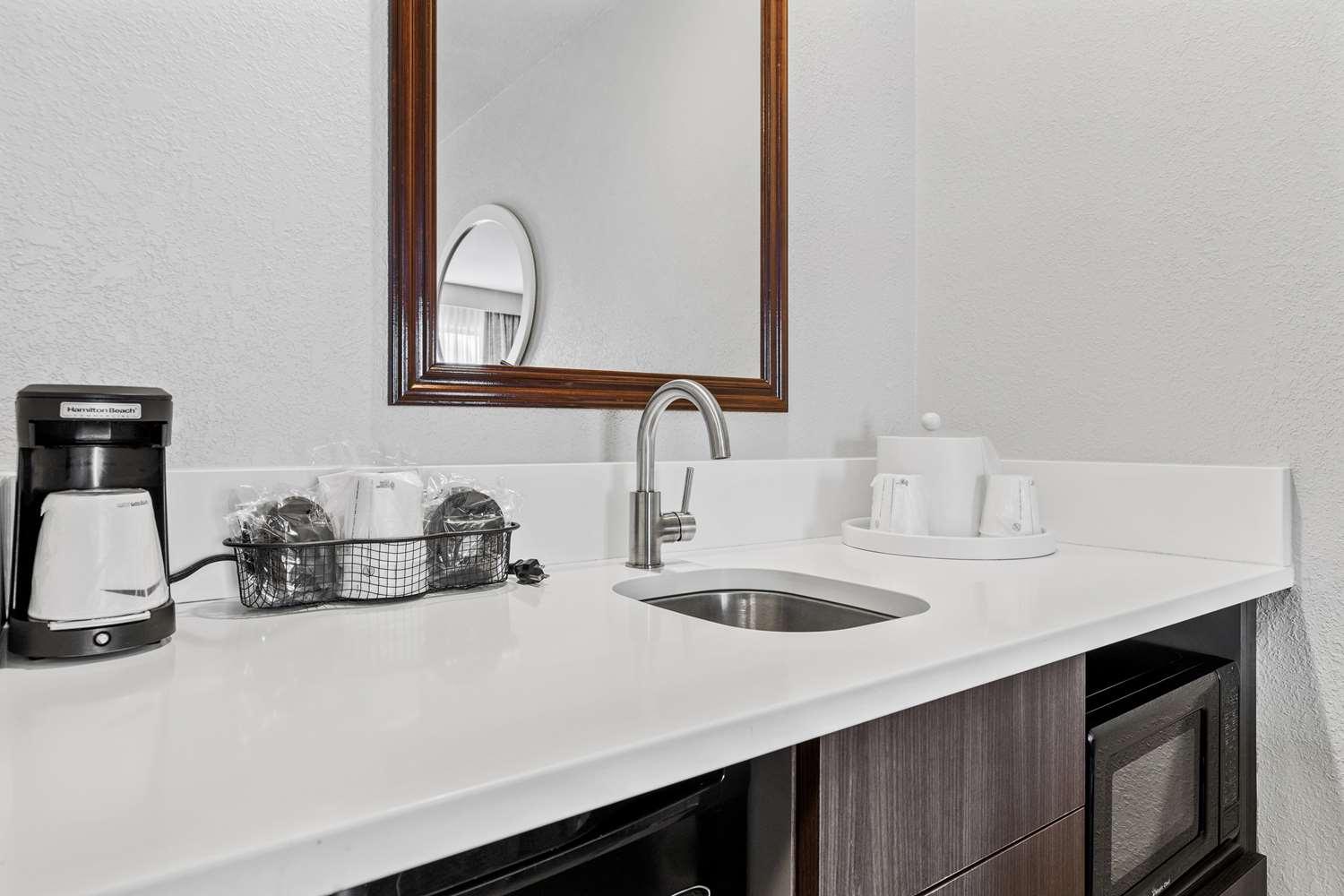 Hampton Inn & Suites Colorado Springs-Air Force Academy-I-25 North — 1
